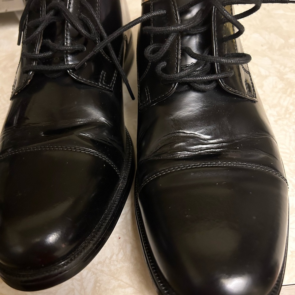 Dress shoes
